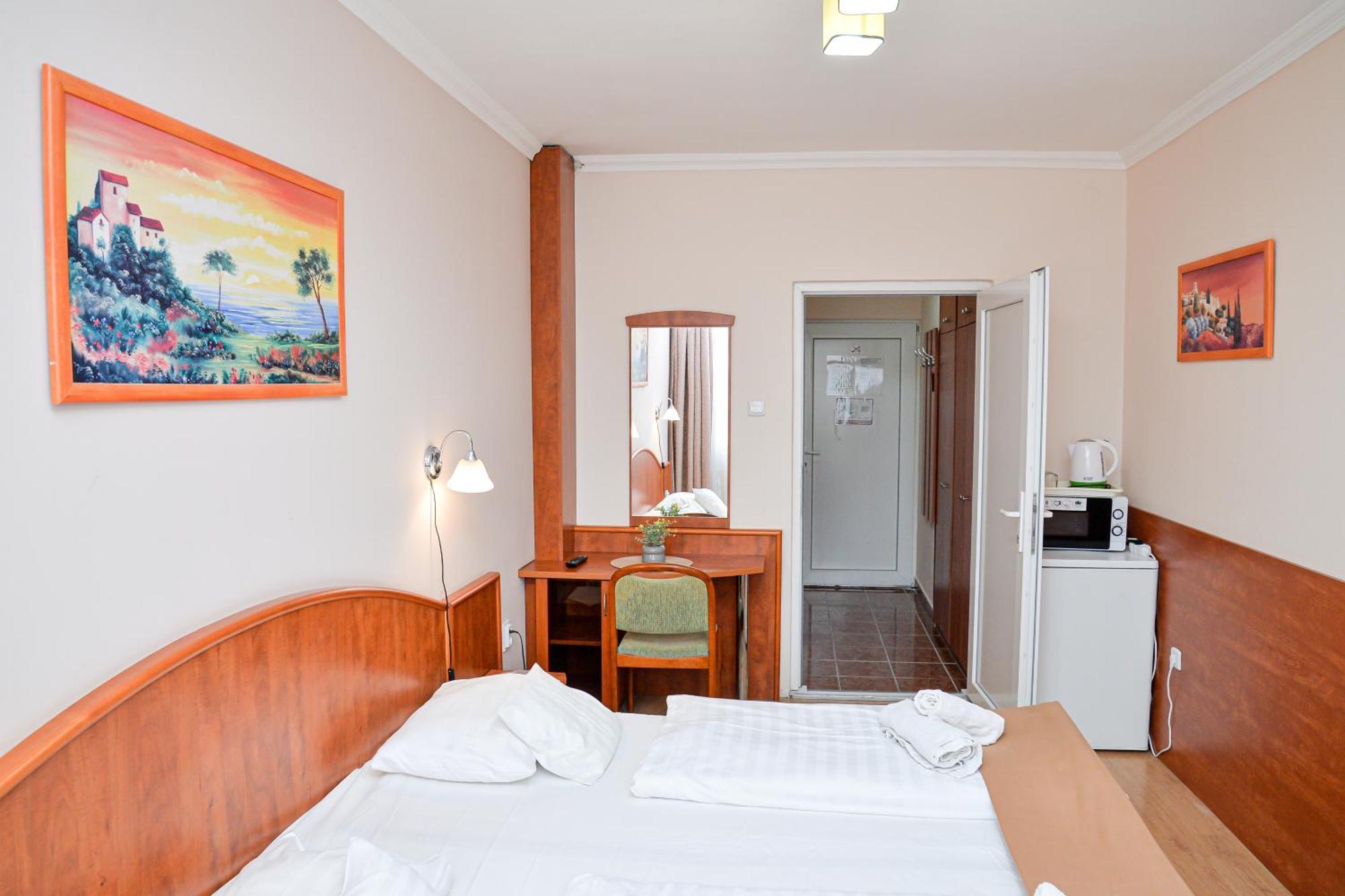 Major Panzio Es Etterem Bed & Breakfast Hajduszoboszlo Exterior photo