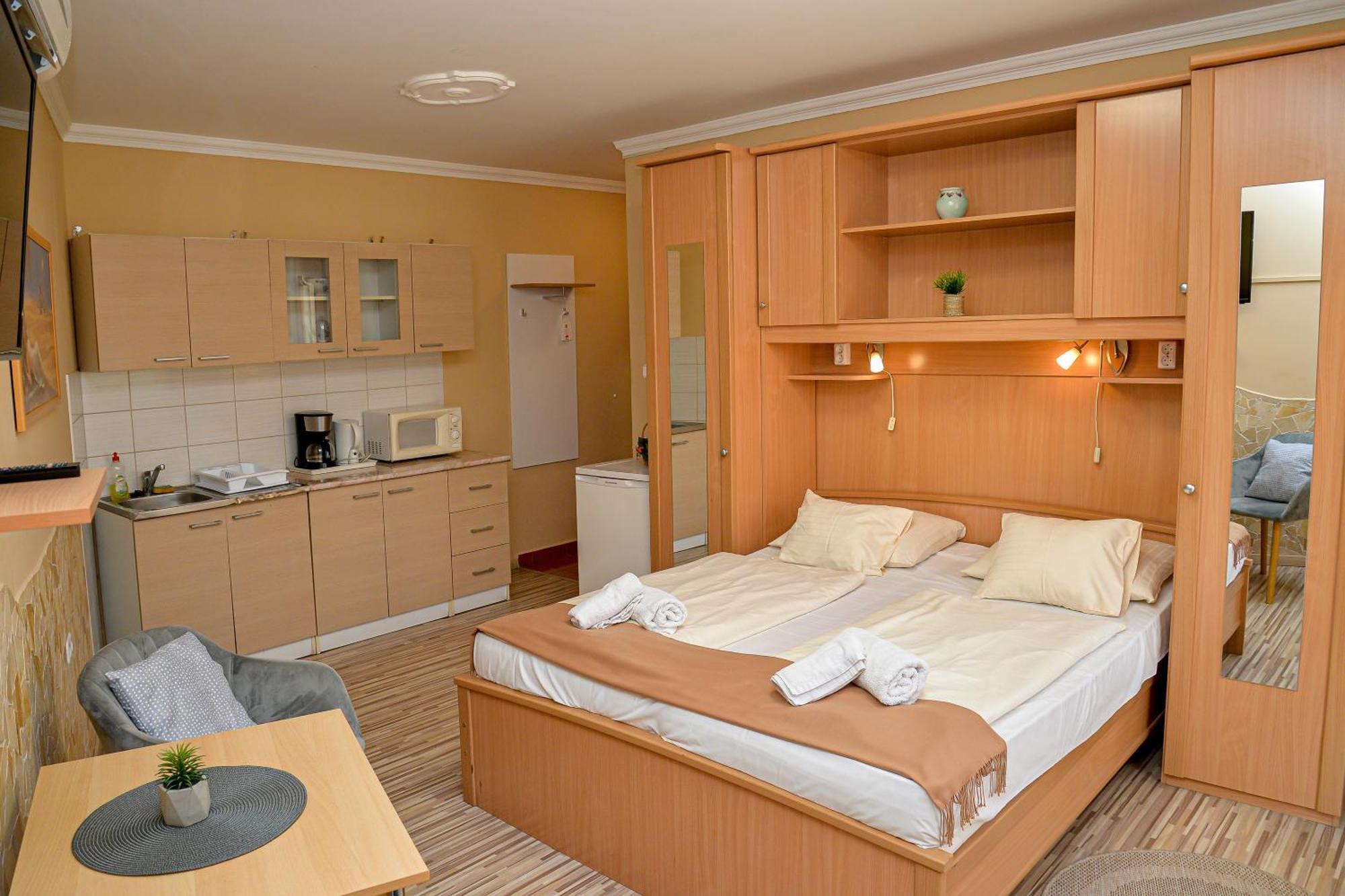 Major Panzio Es Etterem Bed & Breakfast Hajduszoboszlo Exterior photo