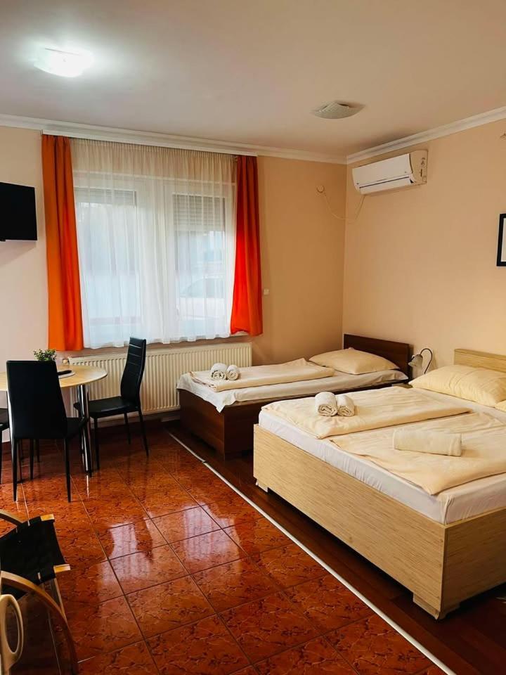 Major Panzio Es Etterem Bed & Breakfast Hajduszoboszlo Exterior photo